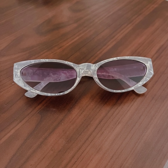 White retro sunglasses - Picture 2 of 5